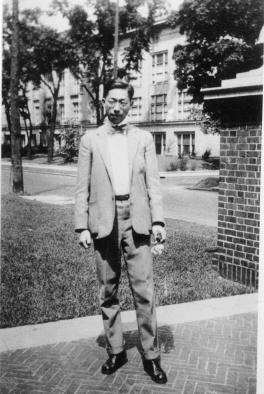1919年5月，在美国波莫纳大学学习的陈翰笙